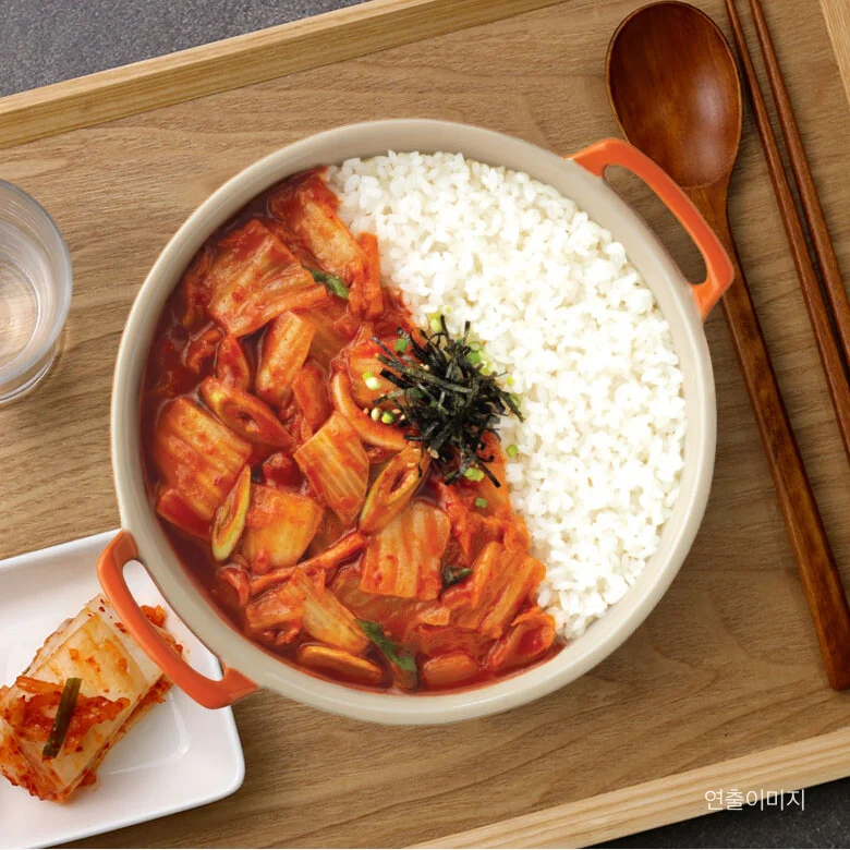 CJ Hetbahn Cupbahn Cooked Rice with Stir-Fried Kimchi 8.72oz, CJ 햇반 컵반 볶은 김치 덮밥 247g - Image 2