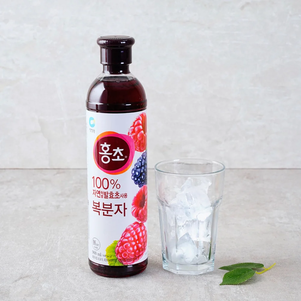 Chung Jung One Hongcho Fruit Vinegar Drink Blackberry 30.4fl.oz/ 청정원 홍초 복분자 900ml - Image 2